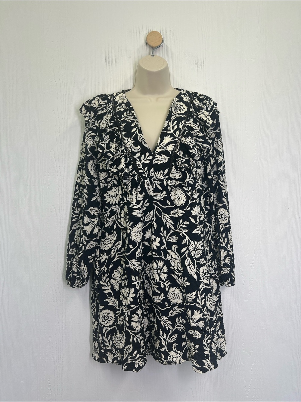 Zara - White Floral Print Black Ruffle Long Sleeve Boho Mini Dress Size Small - Picture 6 of 10